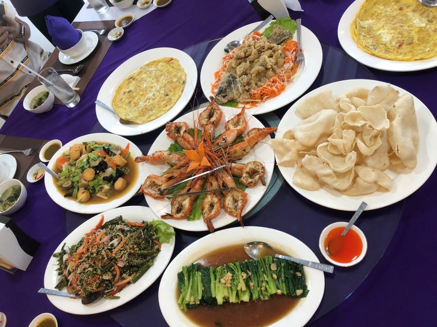 อาหารเที่ยง มื้อแรก